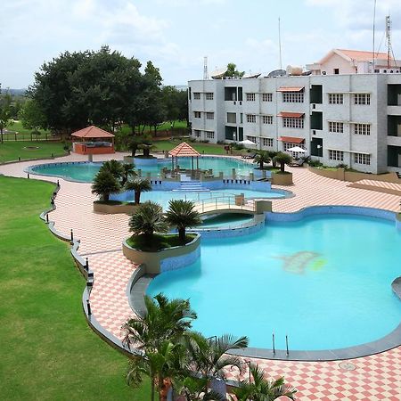 Eagleton - The Golf Resort Bidadi エクステリア 写真