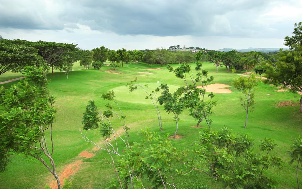 Eagleton - The Golf Resort Bidadi エクステリア 写真