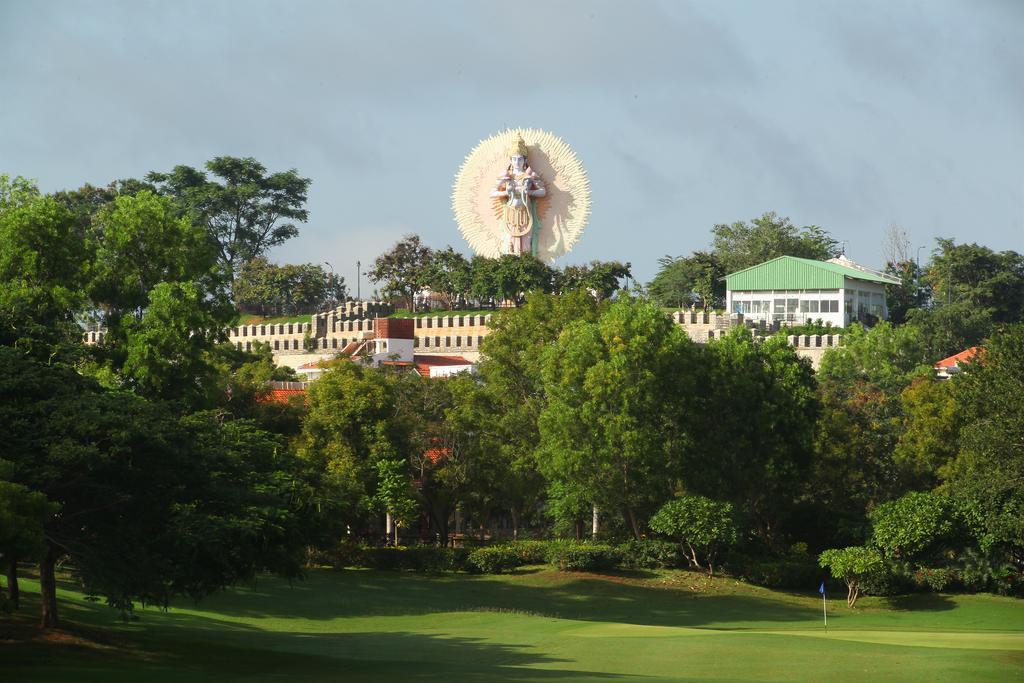 Eagleton - The Golf Resort Bidadi エクステリア 写真