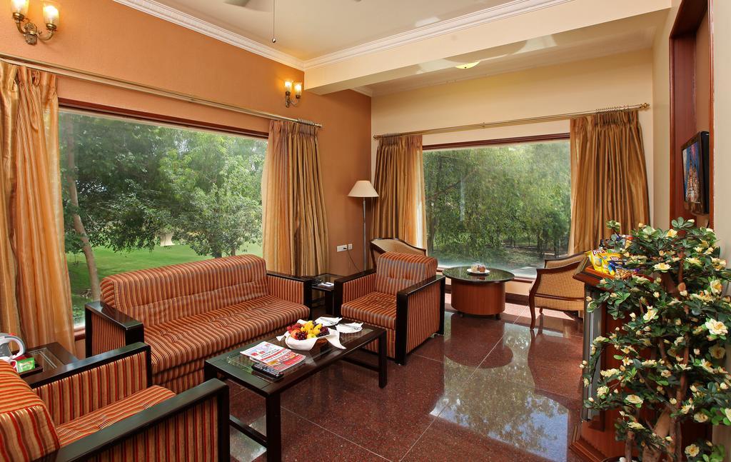 Eagleton - The Golf Resort Bidadi 部屋 写真